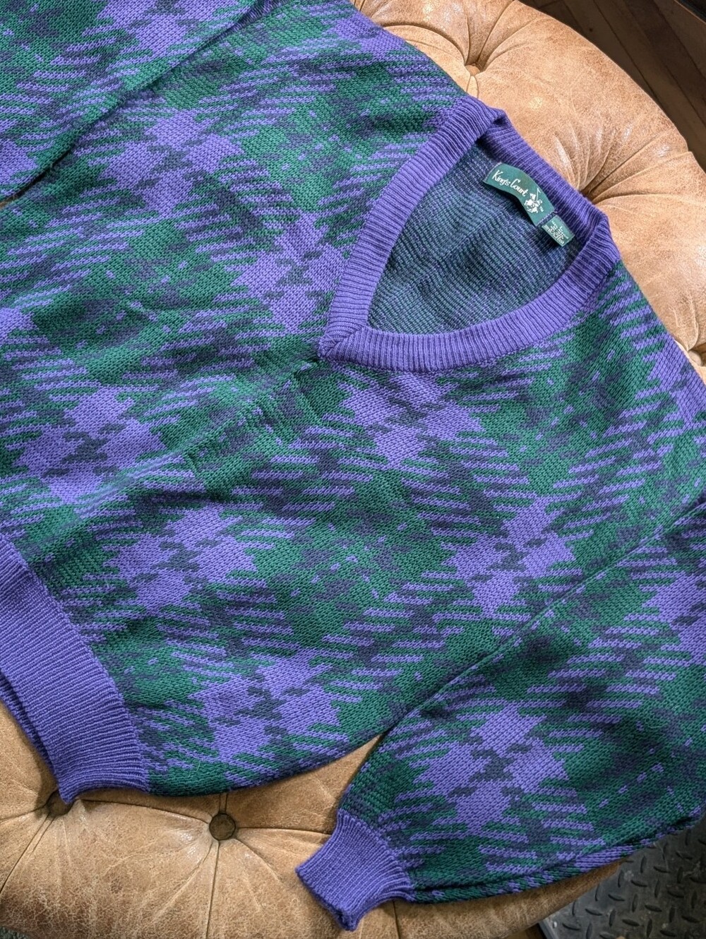 VTG King's Court V Neck Sweater Men's Large Purple Green